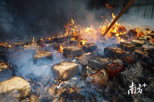 冬日“壇悶”斯紅羊肉酒開(kāi)熬，香！